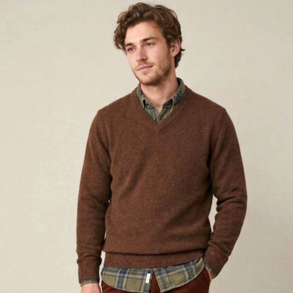 NWT Barbour Men's Essential V-Neck Sweater Brown 100% Wool Pullover Country Vibe